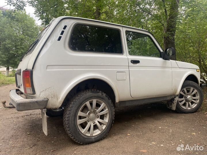 LADA 4x4 (Нива) 1.7 МТ, 2015, битый, 73 000 км