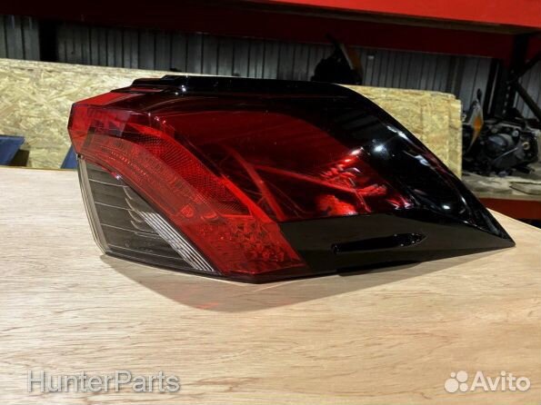 Фонарь задний правый в крыло Toyota RAV4 XA50