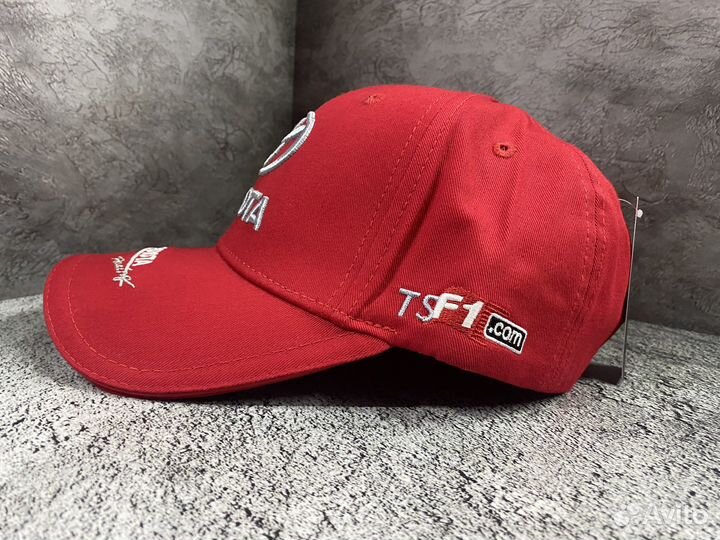 Бейсболка с логотипом Тойота