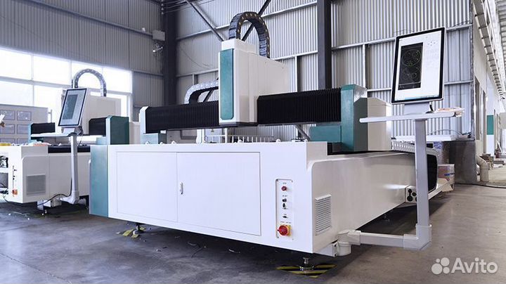 Оптоволоконный лазерный станок OR-FH3015