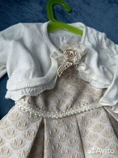 Очень красивое платье 2-3 года