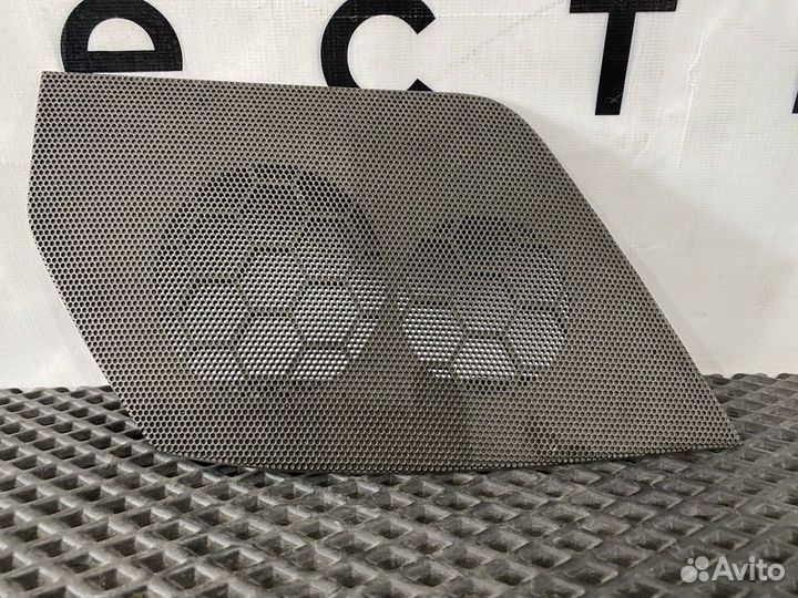 Накладка (сетка) динамика Volvo FH4 82247009