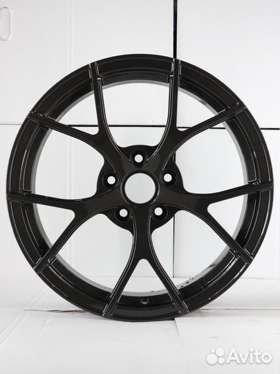 Кованые диски Gard R18 5x114.3 Genesis GV80, GV70