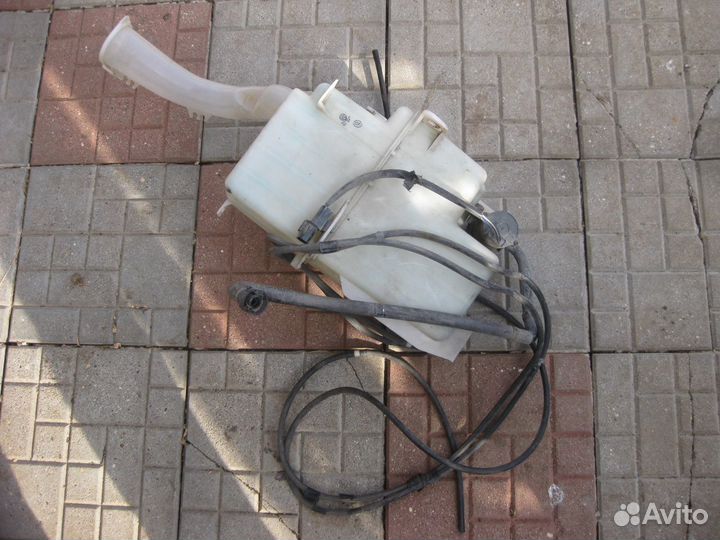 Бачок омывателя для Мицубиси Аутлендер 1