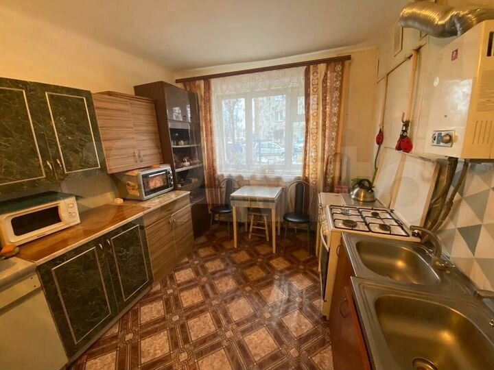 Комната 15 м² в 1-к., 1/2 эт.