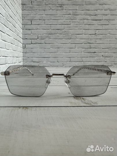 Солнцезащитные очки Louis Vuitton