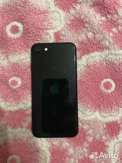 Телефон iPhone SE 2020