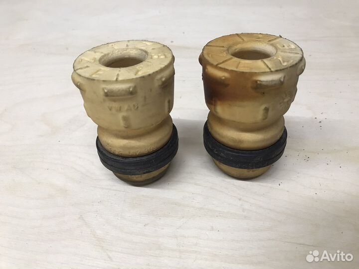 Отбойники передних амортизаторов Tiguan 2