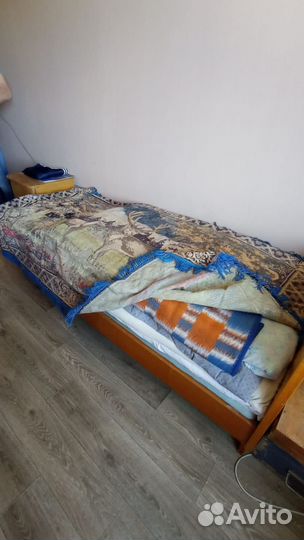 Кровать