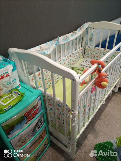 Детская кроватка с маятником(матрас и бортики в )