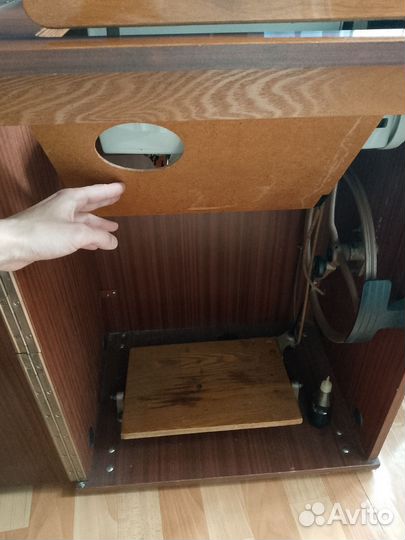 Швейная машина Подольск 142