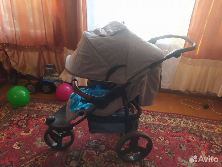 Прогулочная коляска