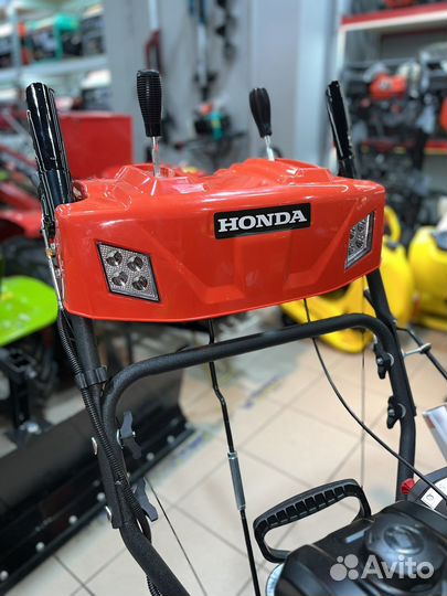 Снегоуборщик бензиновый Honda HSS GX340