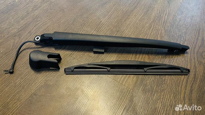 Поводок стеклоочистителя задний Escalade/Tahoe