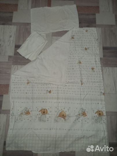 Комплект постельного белья в кроватку