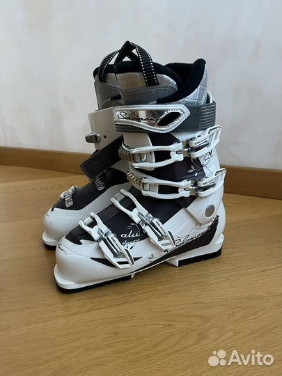 Горнолыжные ботинки