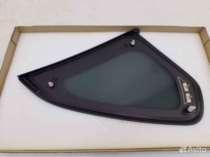 Стекло в крыло заднее левое Toyota Rav4 50