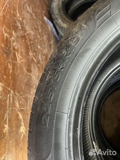 Goodyear EfficientGrip SUV 4x4 225/55 R19 99V