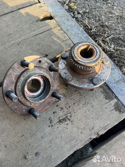 Lancer 9 2.0 задняя ступица