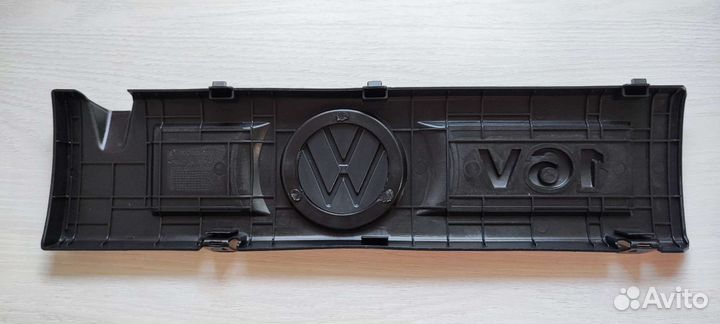 Крышка Накладка мотора Volkswagen Polo