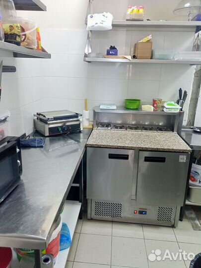 Кафе возле бульвара, сквера, прибыль 200к