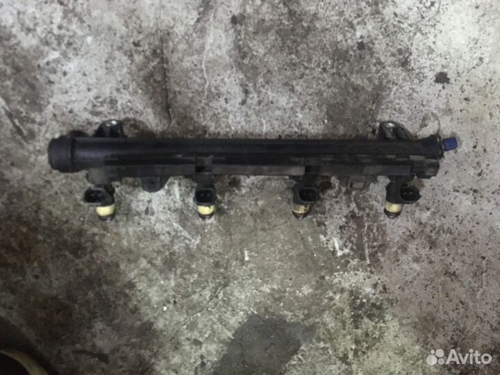 Рейка топливная (рампа) с форсунками BBY