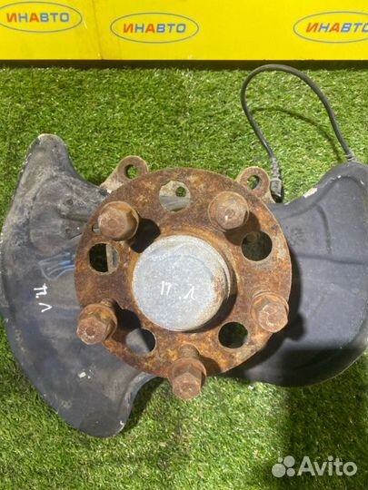 Кулак поворотный передний левый Mercedes-Benz C