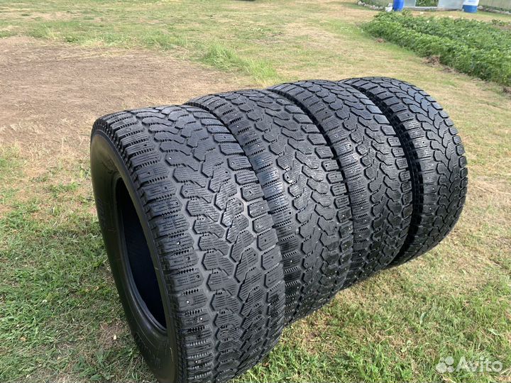 Yokohama 104ZR 265/65 R17