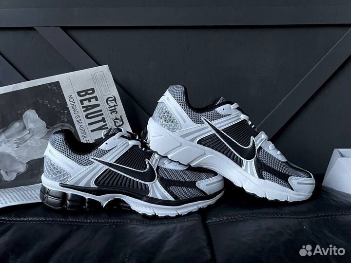 Nike air zoom vomero 5 silver pank