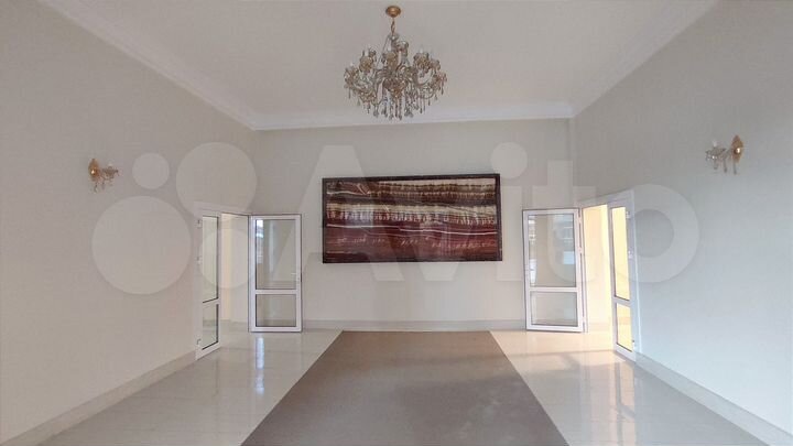 3-к. квартира, 147 м², 9/9 эт.