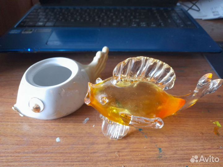 Рыбка из стекла и рыбка