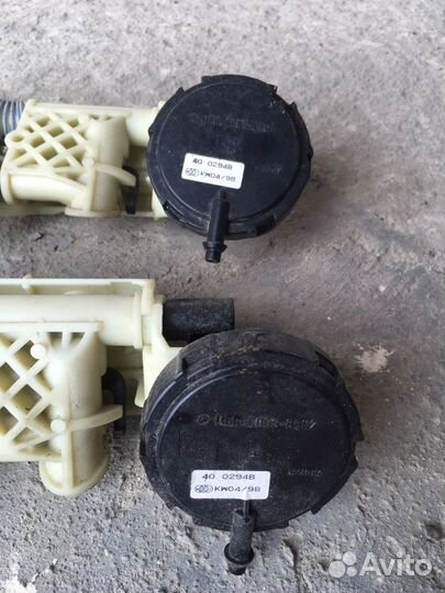 Механизм откидывания заднего подголовника Мерседес