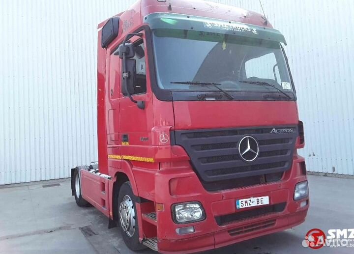 Pазбираем грузовик Mercedes-Benz Actros mpii 2002