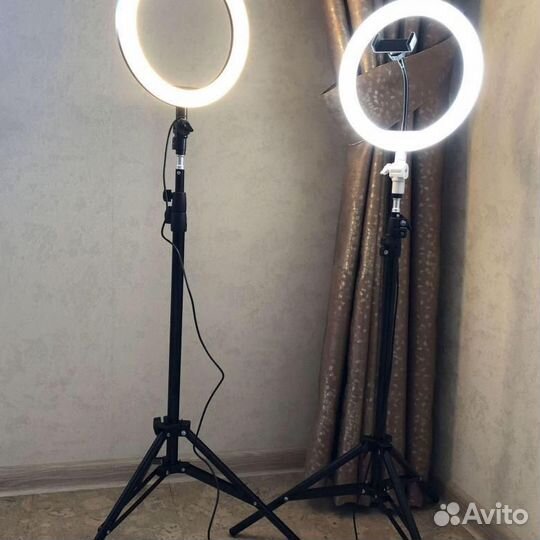 Светодиодная кольцевая лампа со штативом