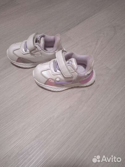 Кроссовки для девочки