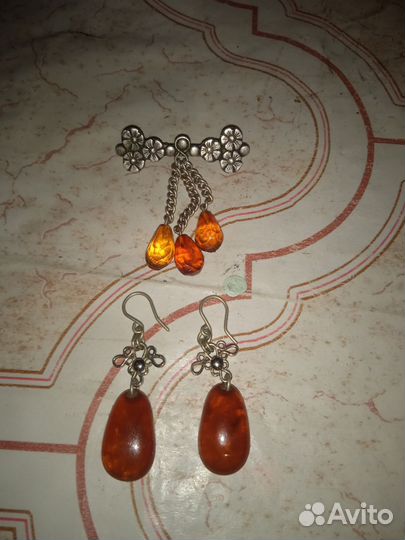 Брошь и серьги