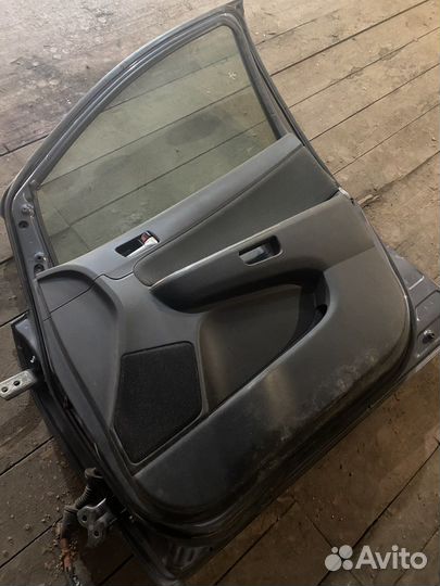 Дверь правая toyota wish