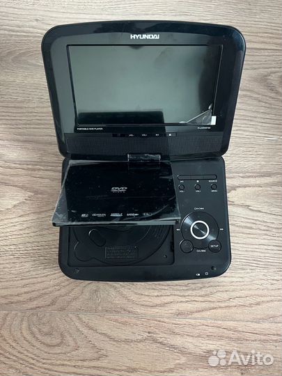 Телевизор и Портативный видеопроигрыватель hyundai