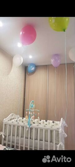 Детская кроватка с маятником и ящиком