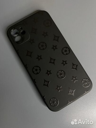 Чехол на iPhone