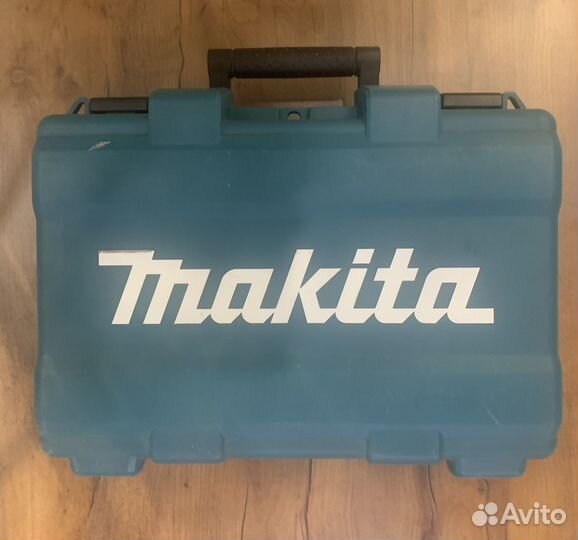 Лобзик makita JV143D