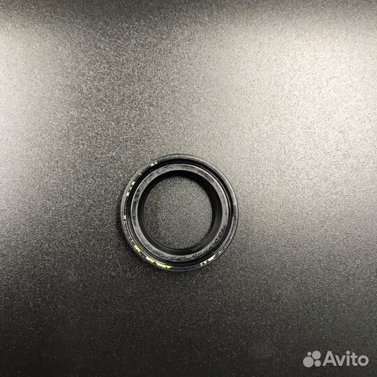 Уплотнение на гидроподъемник Yamaha 50-90, F75-100