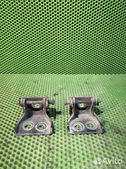 Петли двери левые Citroen C4 купе