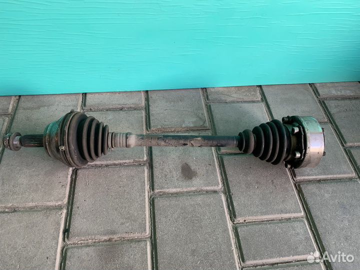 Привод левый в сборе Фольксваген Пассат Б3-Б4