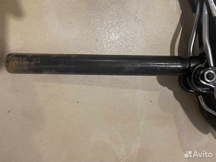 Седло и подседельный штырь на велосипед