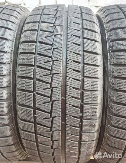 Bridgestone Blizzak Revo GZ 215/50 R17 98T