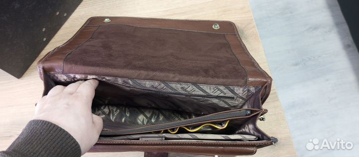 Мужской кожаный портфель