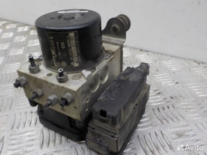Блок ABS Volkswagen Touareg 2002-2010