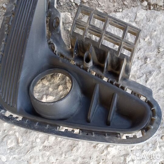 Окантовка птф передняя правая Kia Rio 4