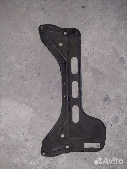 Кронштейн рулевой рейки Mercedes 221